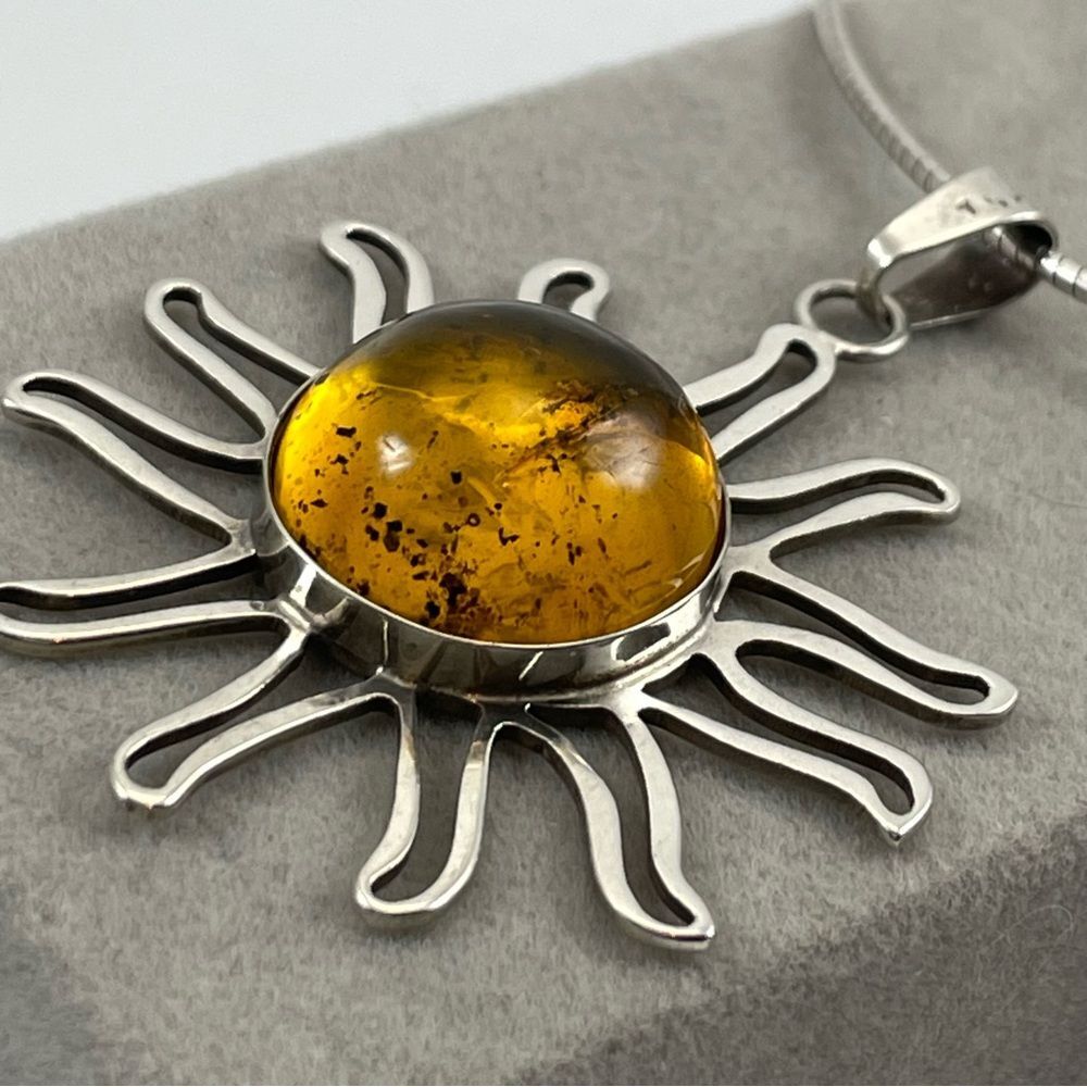 Stunning Unsigned 925 Sterling Silver Amber Sun Pendant Chain Boho Necklace